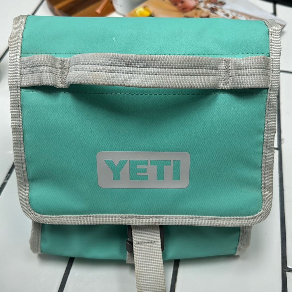 Yeti lunch bag